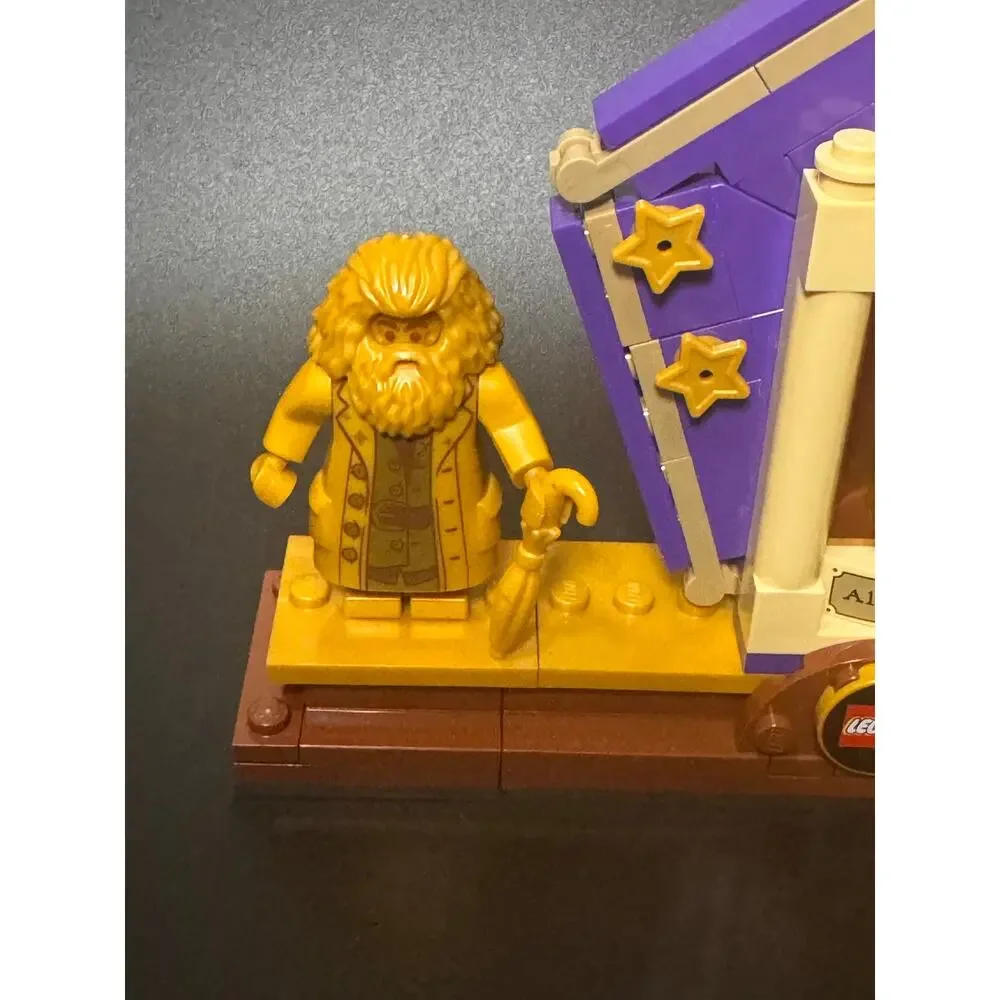 LEGO Harry Potter 20th Anniversary gold figures - set of 3 with stand 76391